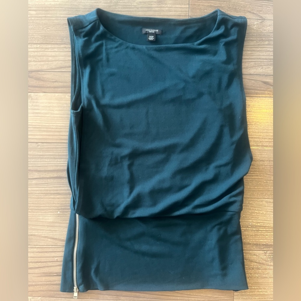 (Ann Taylor) Boatneck jersey sleeveless top in deep green